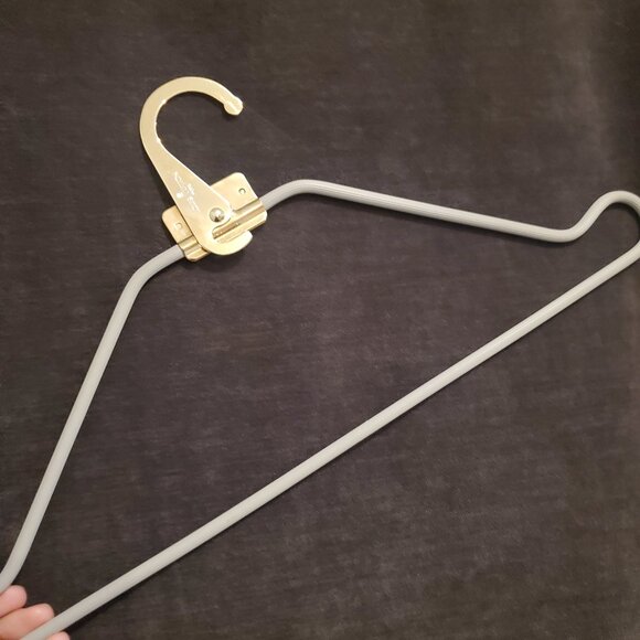 Louis Vuitton authentic hanger - Picture 2 of 4